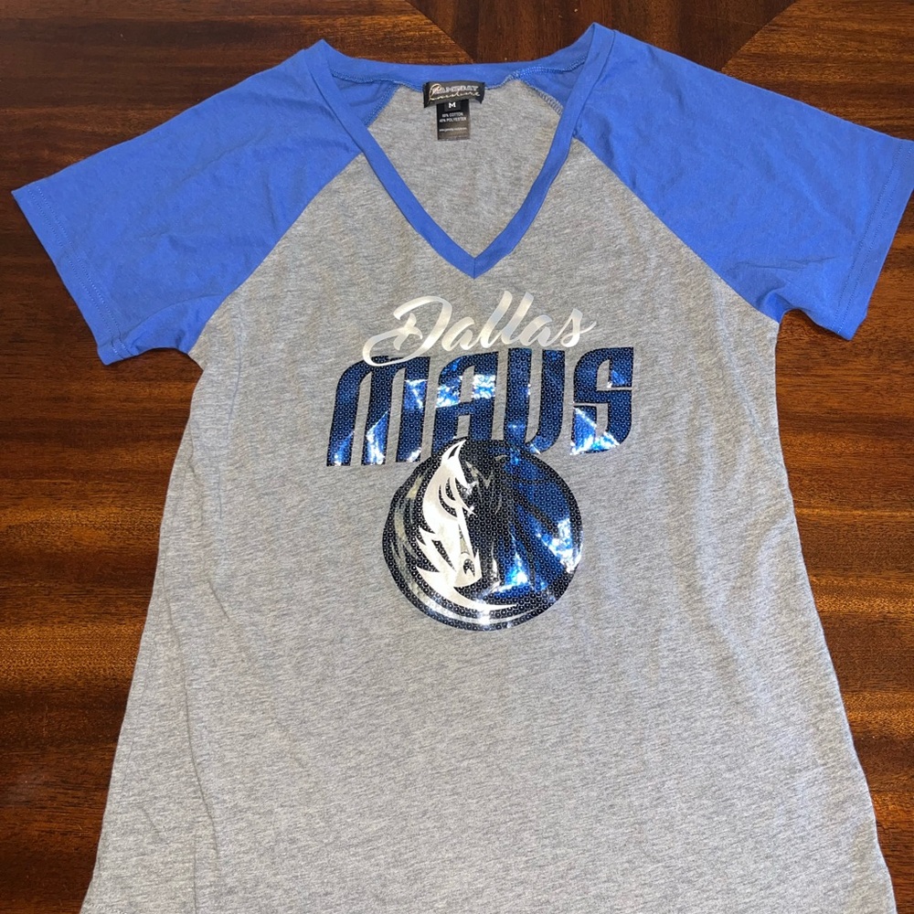 Women’s Medium DALLAS MAVERICKS T-Shirt